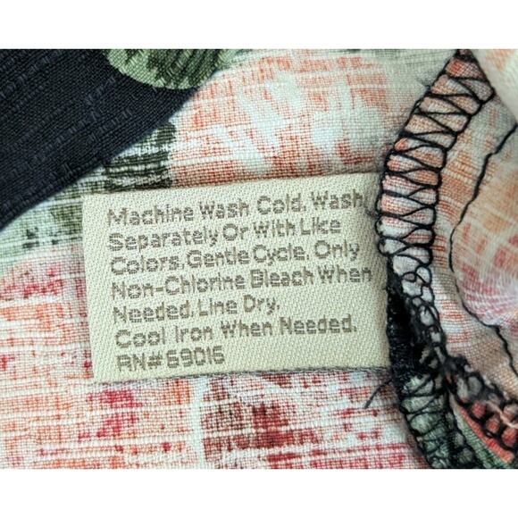 PARADISE COLLECTION Men's M Silk Hawaiian Tropical Button Down Shirt Vacation - Picture 7 of 7